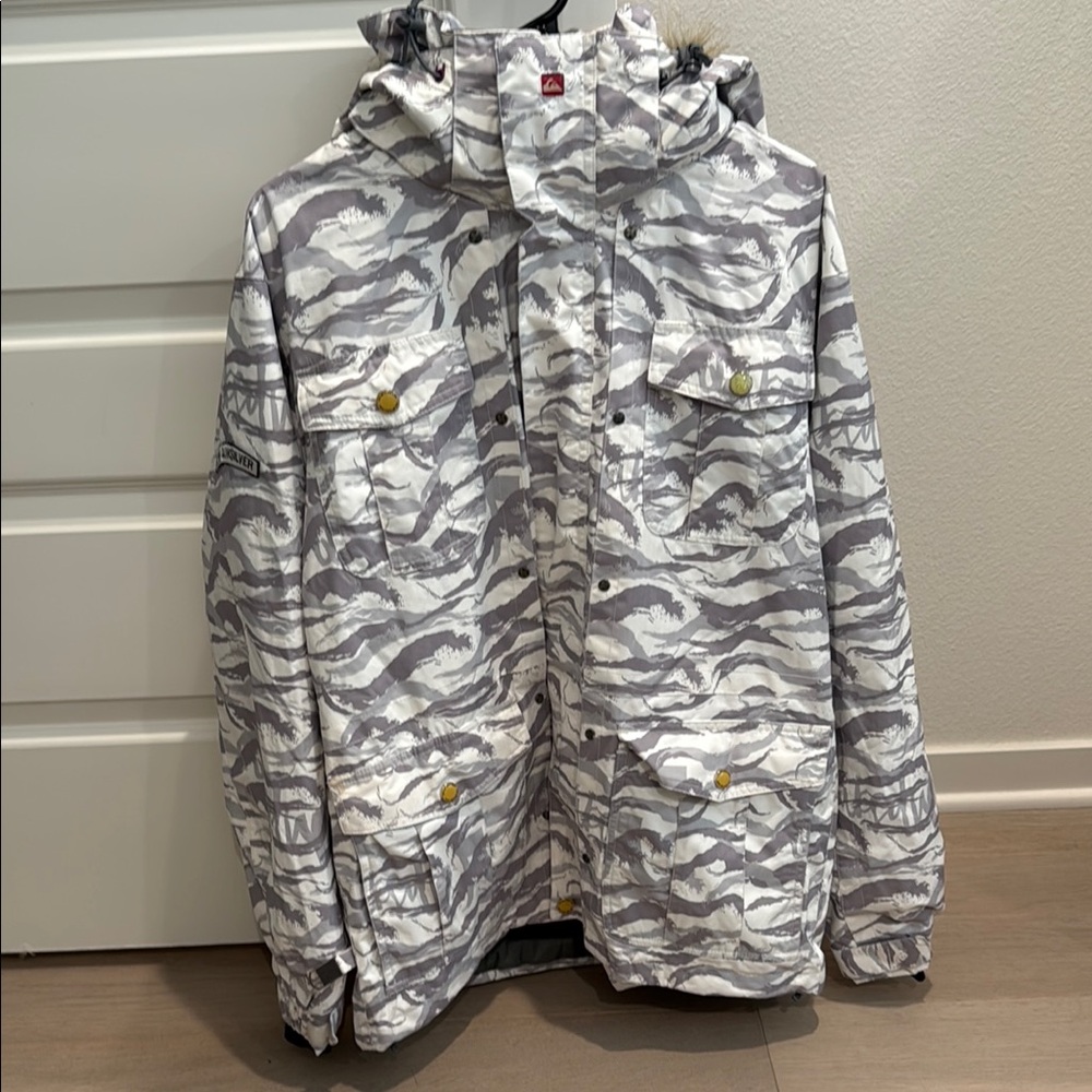 Stylish Gray Camouflage Snow Jacket